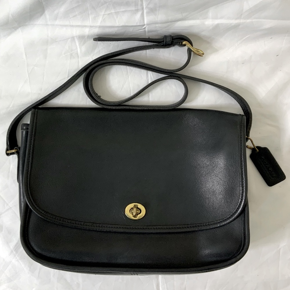 VINTAGE Legacy E4M-9790 Medium Flap Bag COACH (RE)LOVED